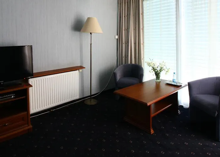 מלון Aros טיצ'י