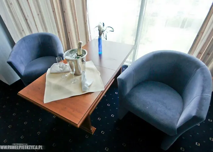 Aros מלון טיצ'י